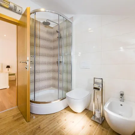 Apartment Alex 1 *